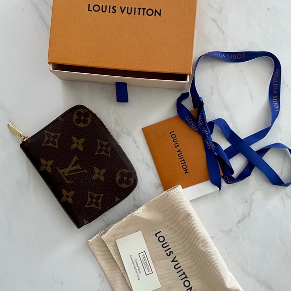 Authentic Louis Vuitton Zippy Coin Purse Monogram - Picture 8 of 10